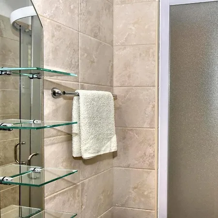 Zana Apartment Pisak
