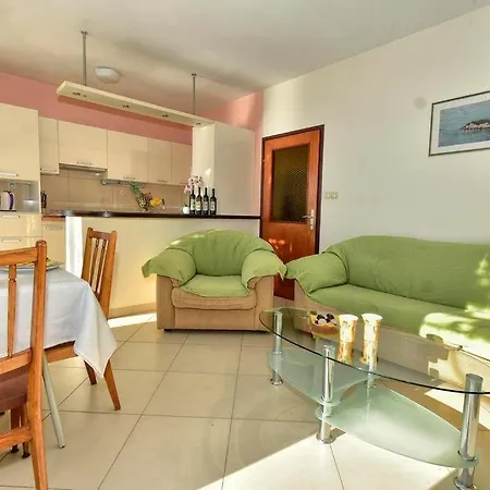 Apartment Zana *