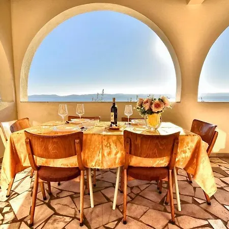 Apartment Zana *