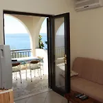 Apartman Zana *