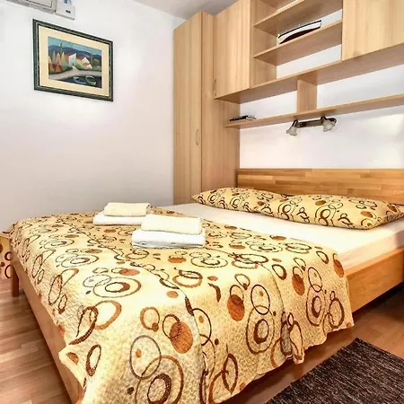 Zana Apartament *