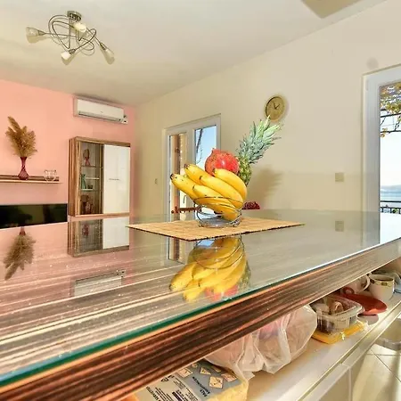 Apartament Zana *